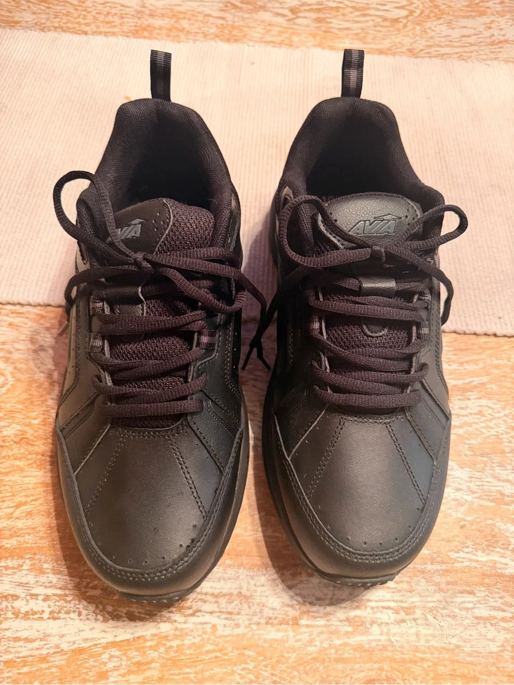Avia lightweight athletic